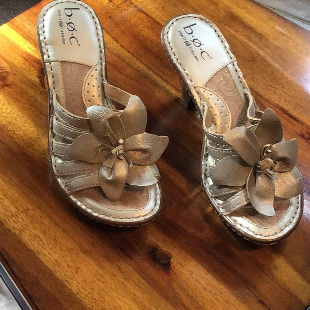 Super cute B.O.C. Born concept gold sandals